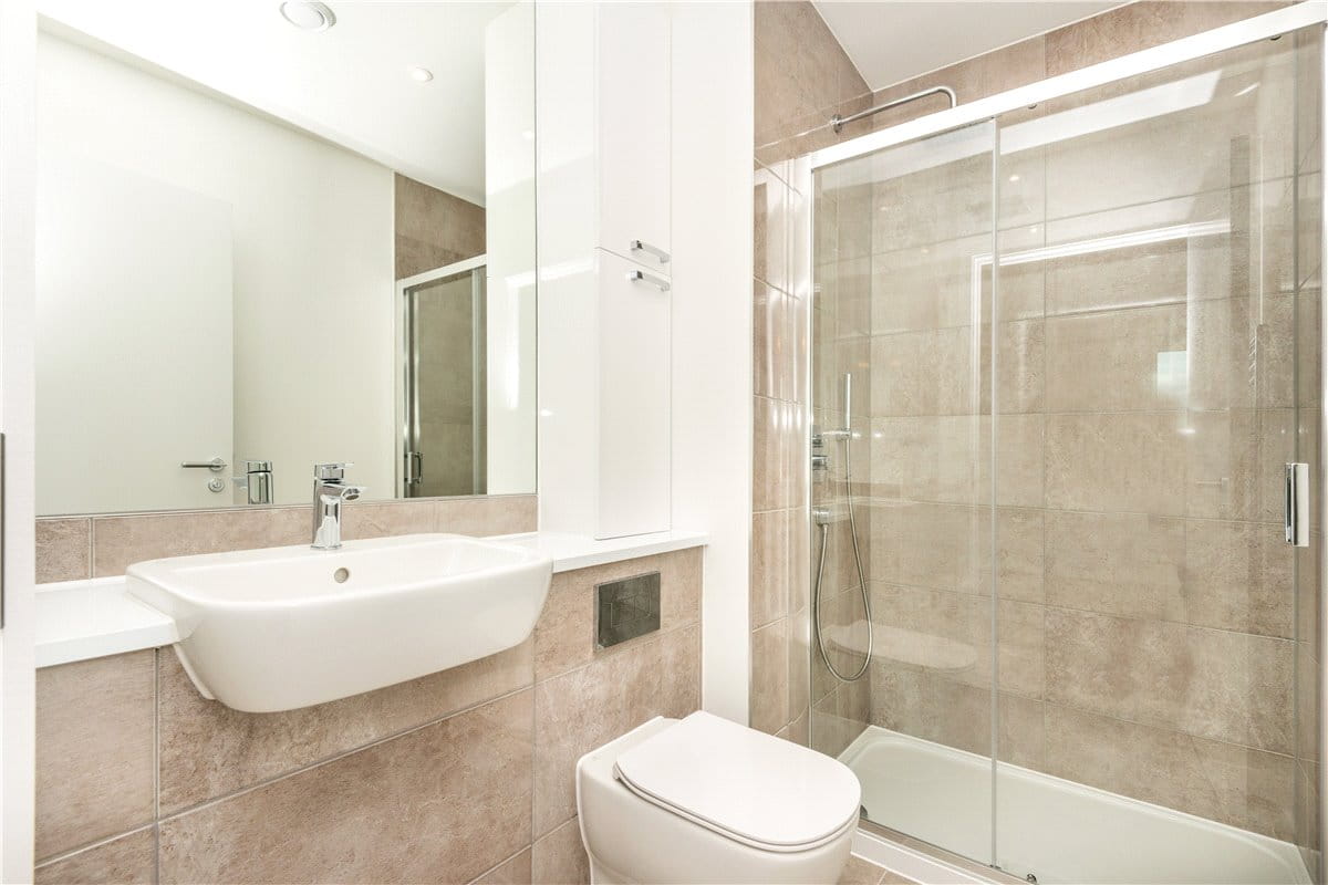 2 bedroom flat, Heartwell Avenue, London E16