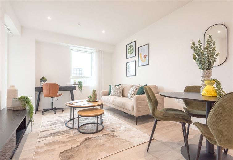 2 bedroom flat, Heartwell Avenue, London E16