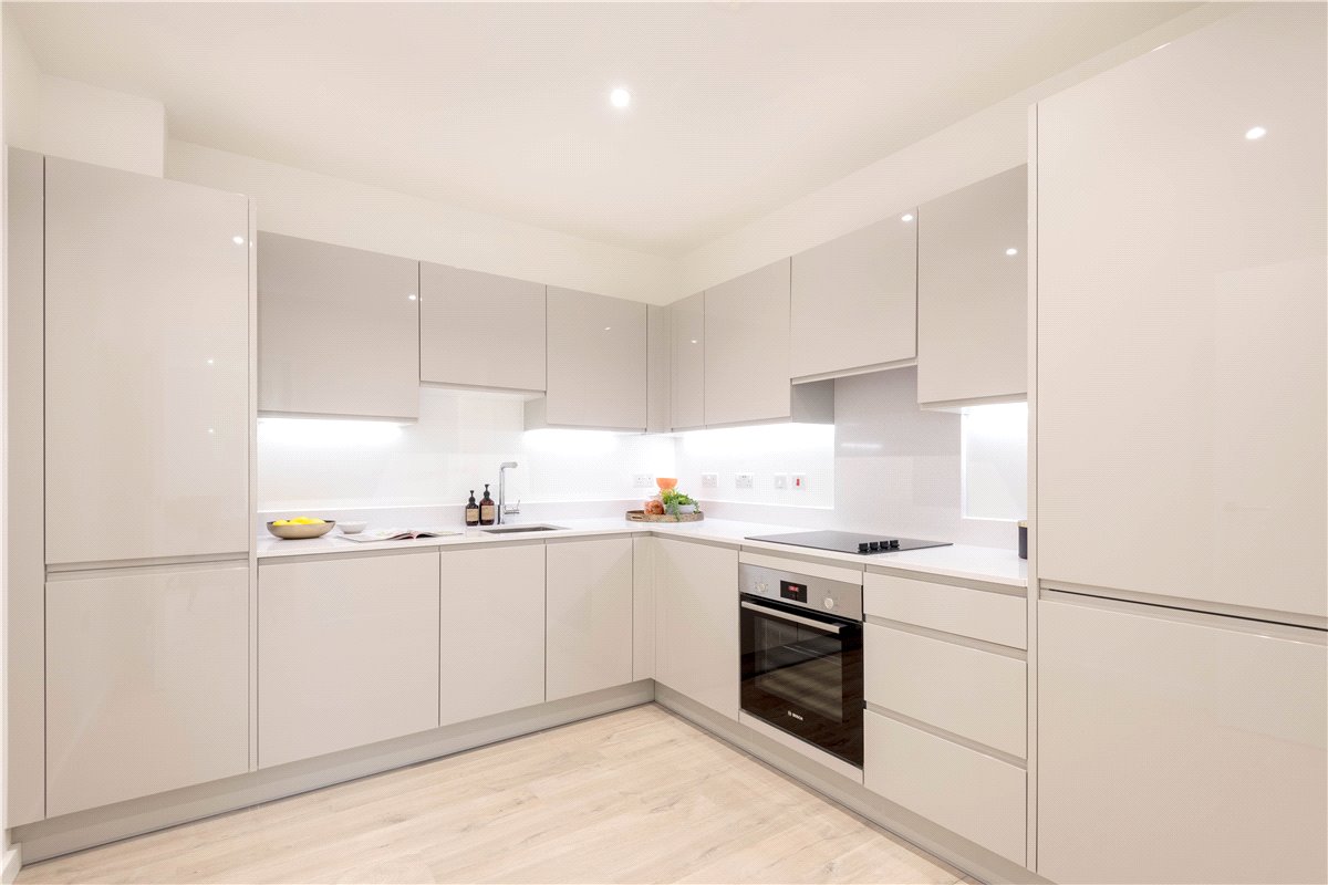 2 bedroom flat, Heartwell Avenue, London E16