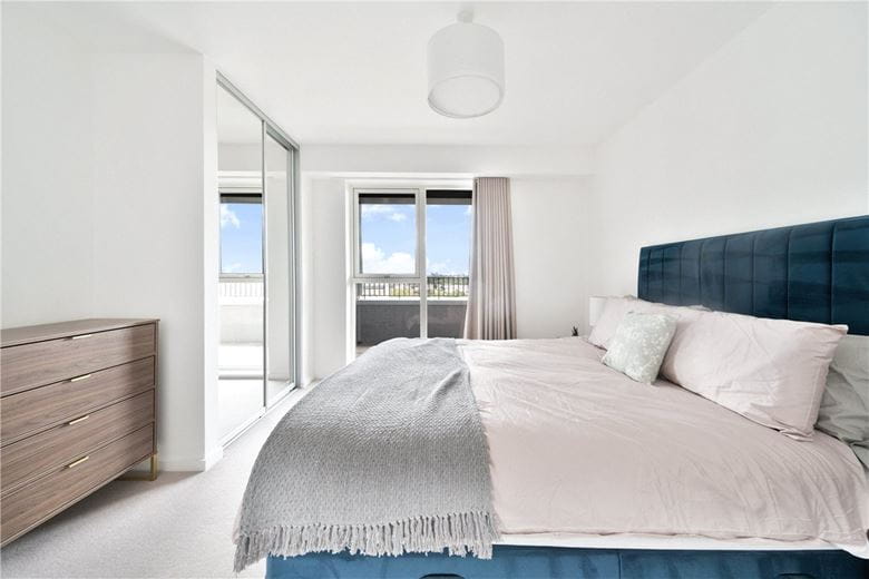 1 bedroom flat, Heartwell Avenue, London E16