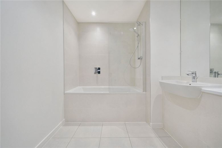 1 bedroom flat, Heartwell Avenue, London E16