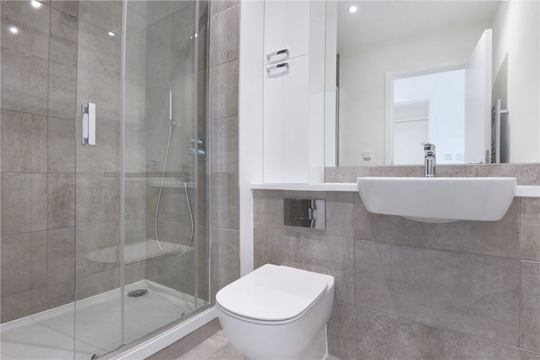 2 bedroom flat, Heartwell Avenue, London E16