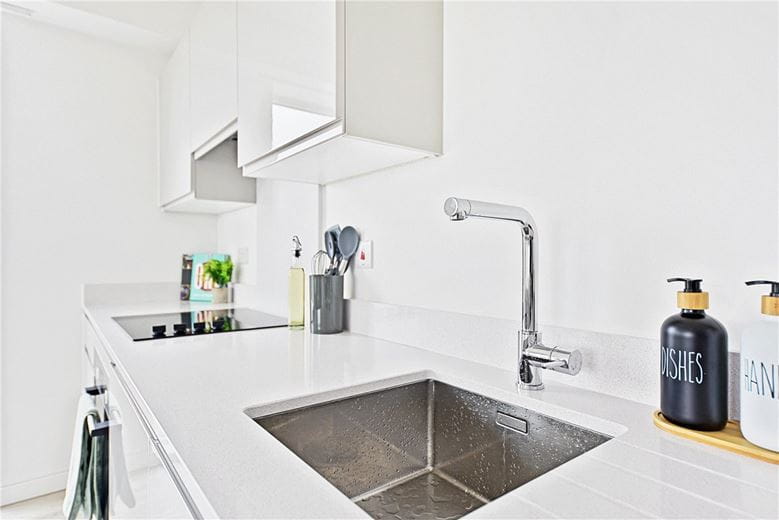 2 bedroom flat, Heartwell Avenue, London E16 - Let Agreed