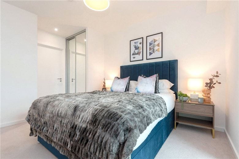 2 bedroom flat, Heartwell Avenue, London E16 - Let Agreed