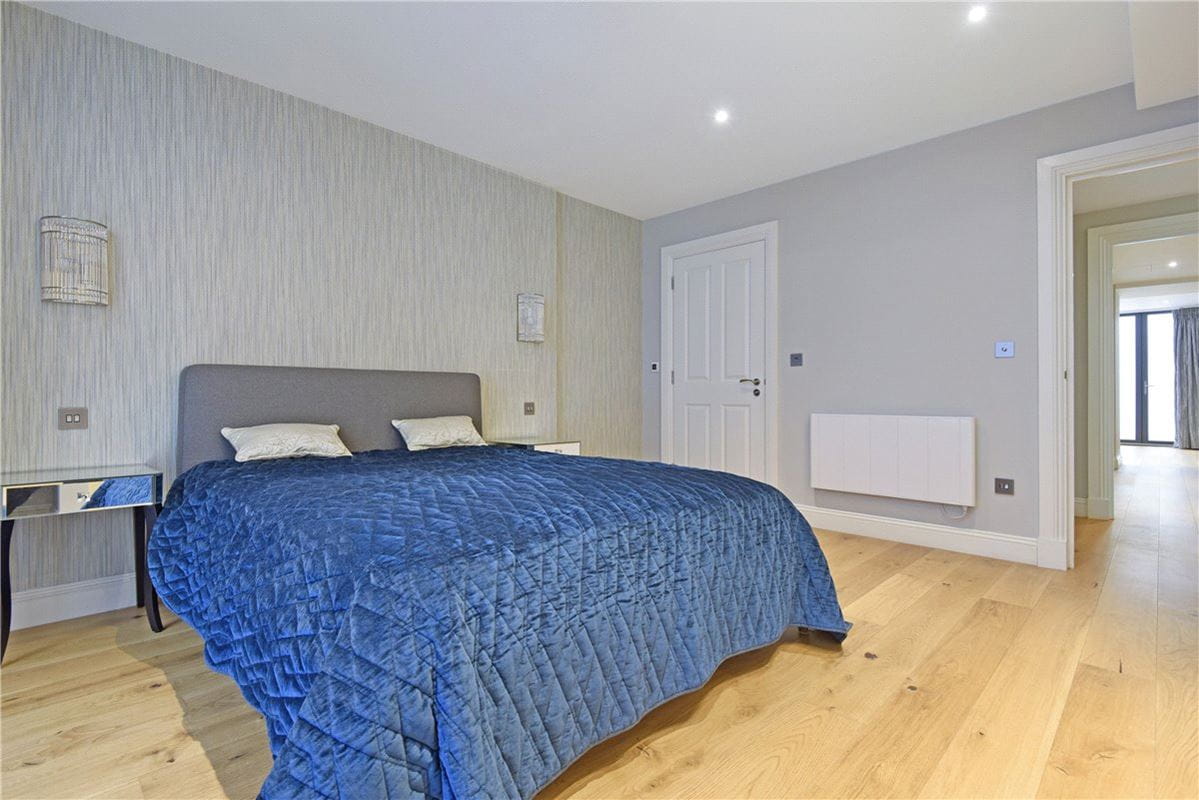 3 bedroom flat, Portland Place, Marylebone W1B - Available