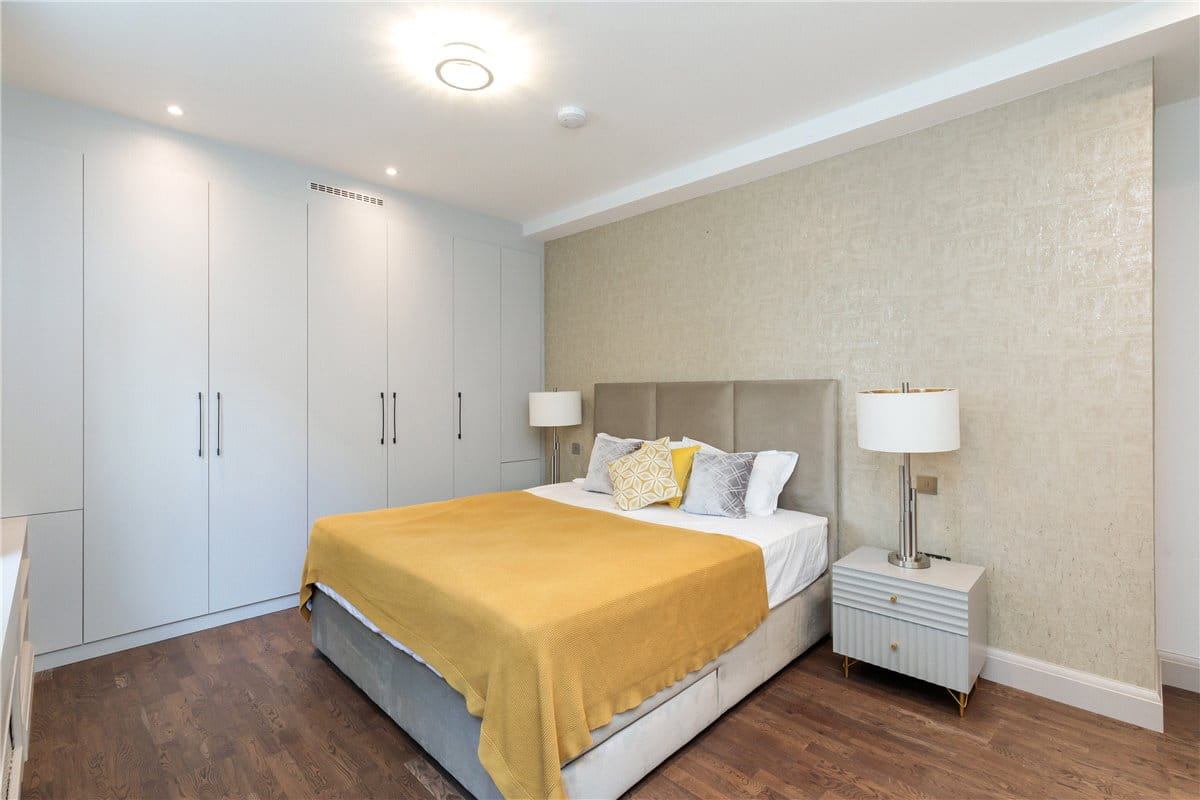 4 bedroom flat, Bryanston Court, George Street W1H - Available