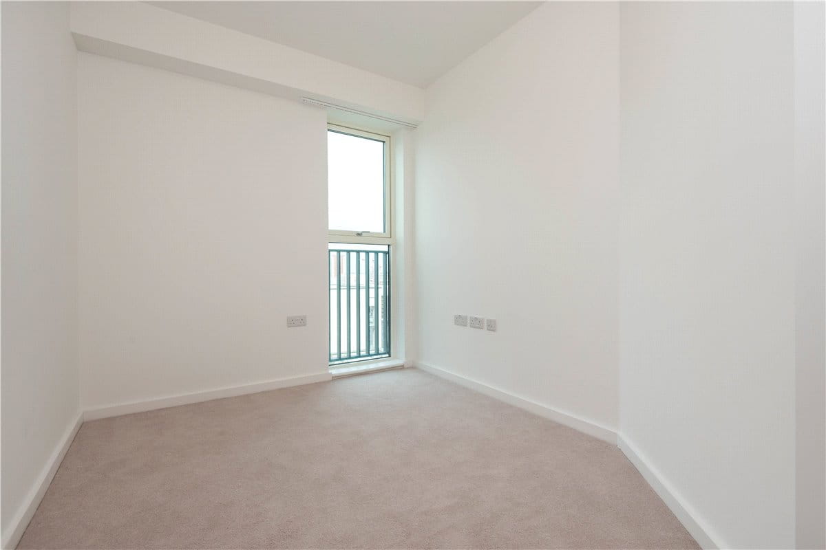 3 bedroom flat, Heartwell Avenue, London E16