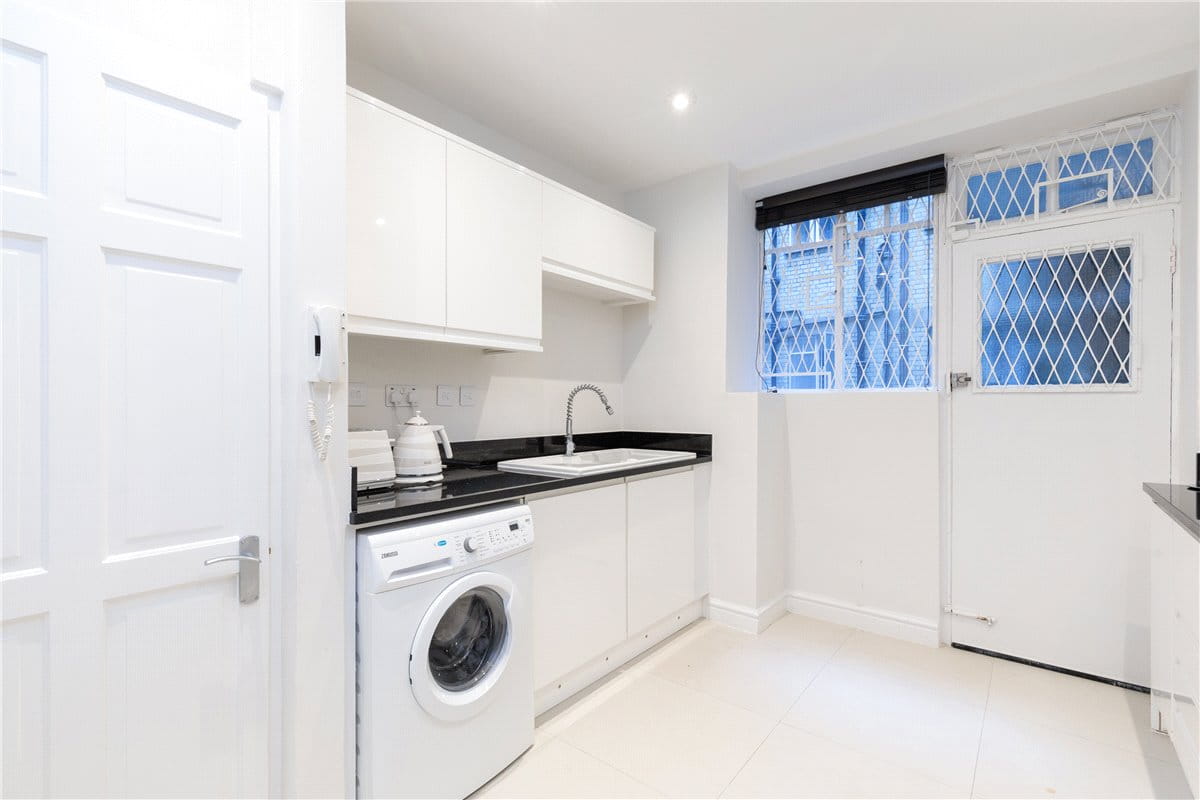 3 bedroom flat, Seymour Place, Marylebone W1H - Available