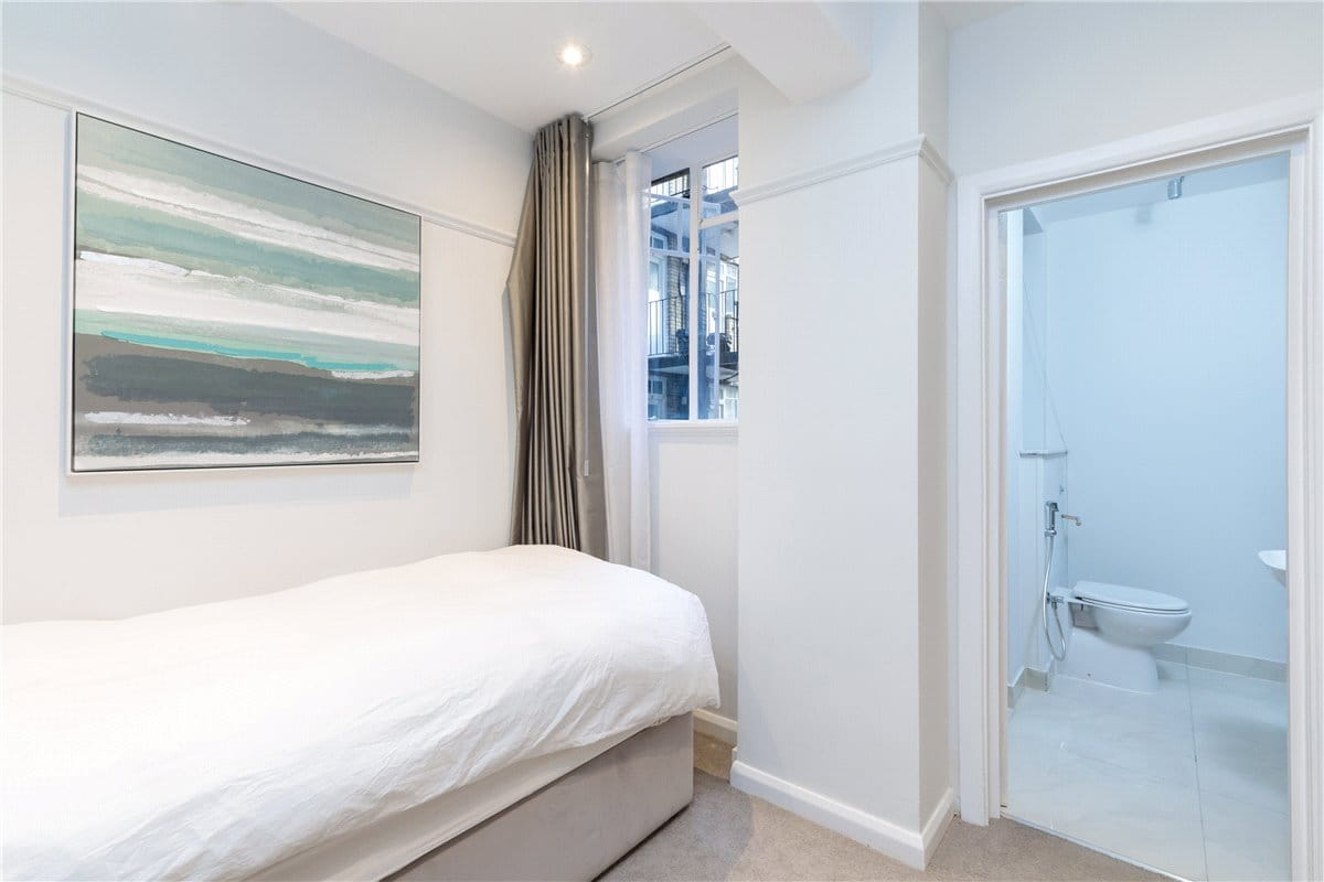 3 bedroom flat, Seymour Place, Marylebone W1H - Available