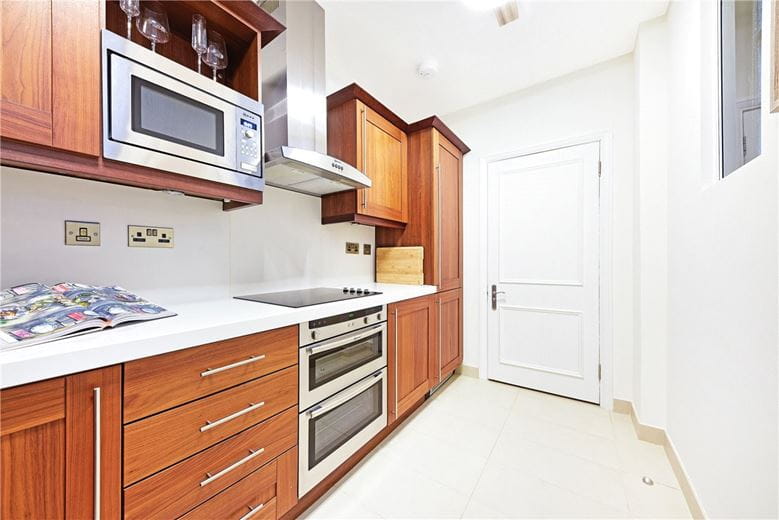 4 bedroom flat, Baker Street, London NW1 - Available