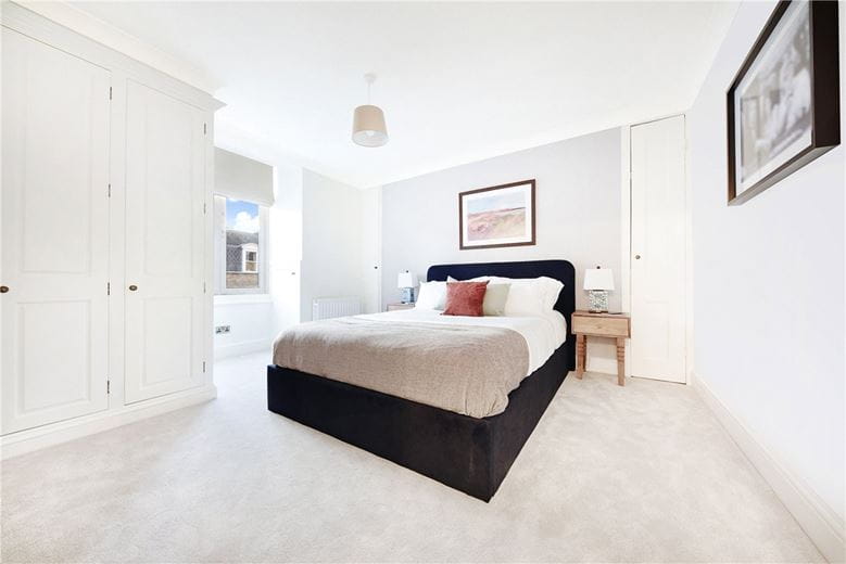 4 bedroom flat, Harley Street, Marylebone W1G - Available