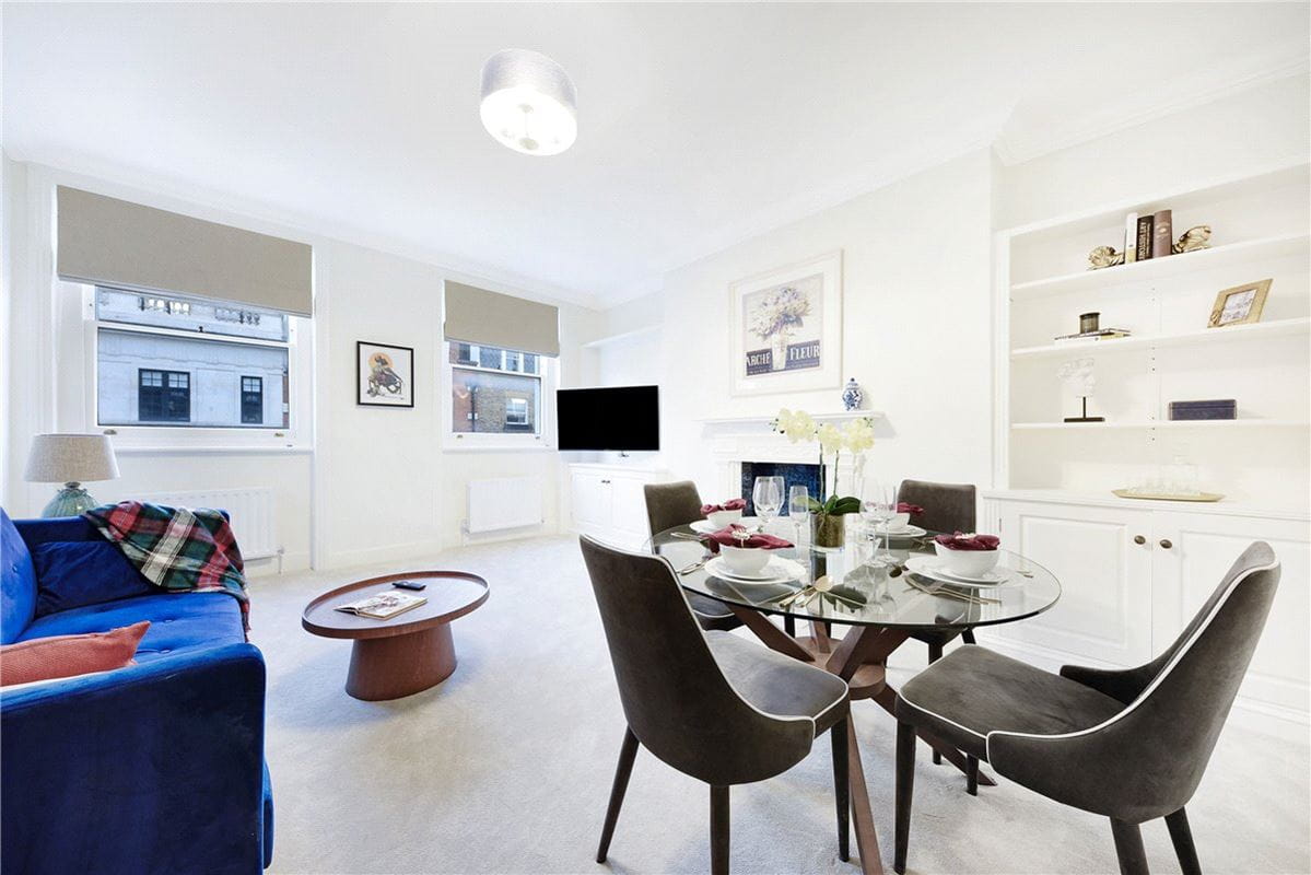 4 bedroom flat, Harley Street, Marylebone W1G - Available