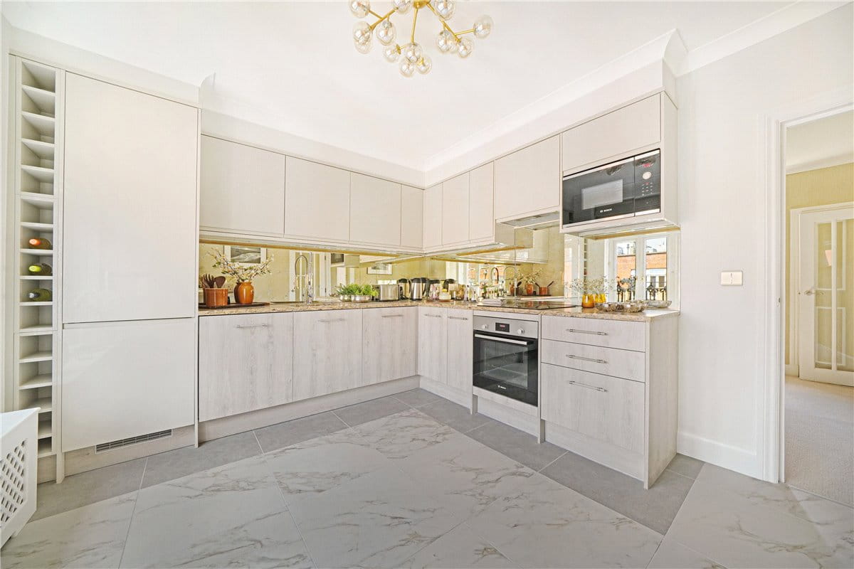 2 bedroom flat, Montagu Mansions, Marylebone W1U - Available