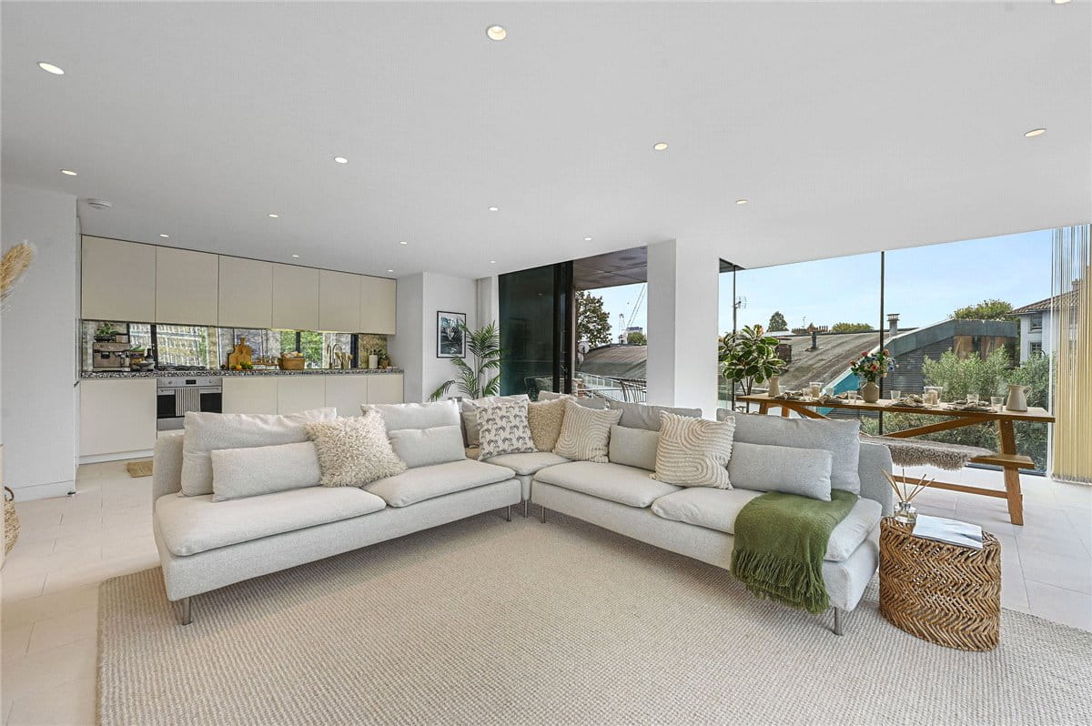 3 bedroom flat, Latitude House, Oval Road NW1 - Available