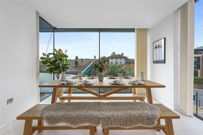 3 bedroom flat, Latitude House, Oval Road NW1 - Available