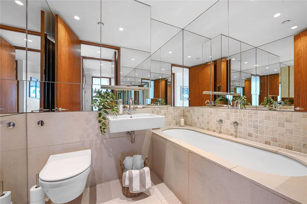 3 bedroom flat, Latitude House, Oval Road NW1 - Available