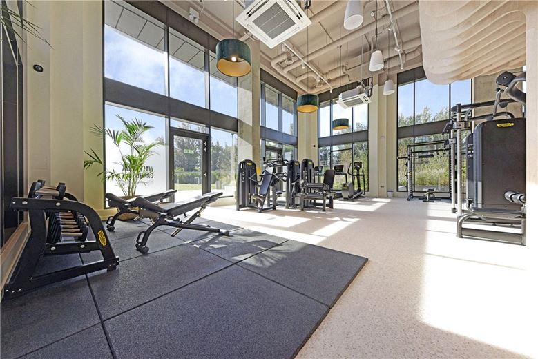 1 bedroom flat, Heartwell Avenue, London E16 - Available