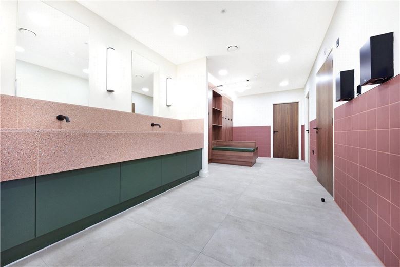 1 bedroom flat, Heartwell Avenue, London E16 - Available