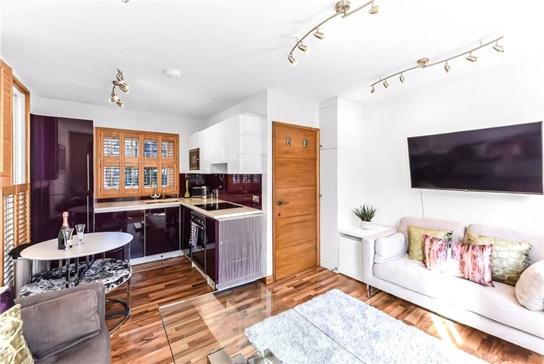 2 bedroom maisonette, Drummond Street, London NW1 - Let Agreed