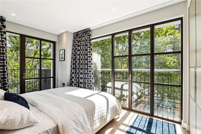 2 bedroom flat, Cleveland Street, Fitzrovia W1T - Available