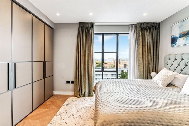 3 bedroom flat, Cleveland Street, FItzrovia W1T - Available