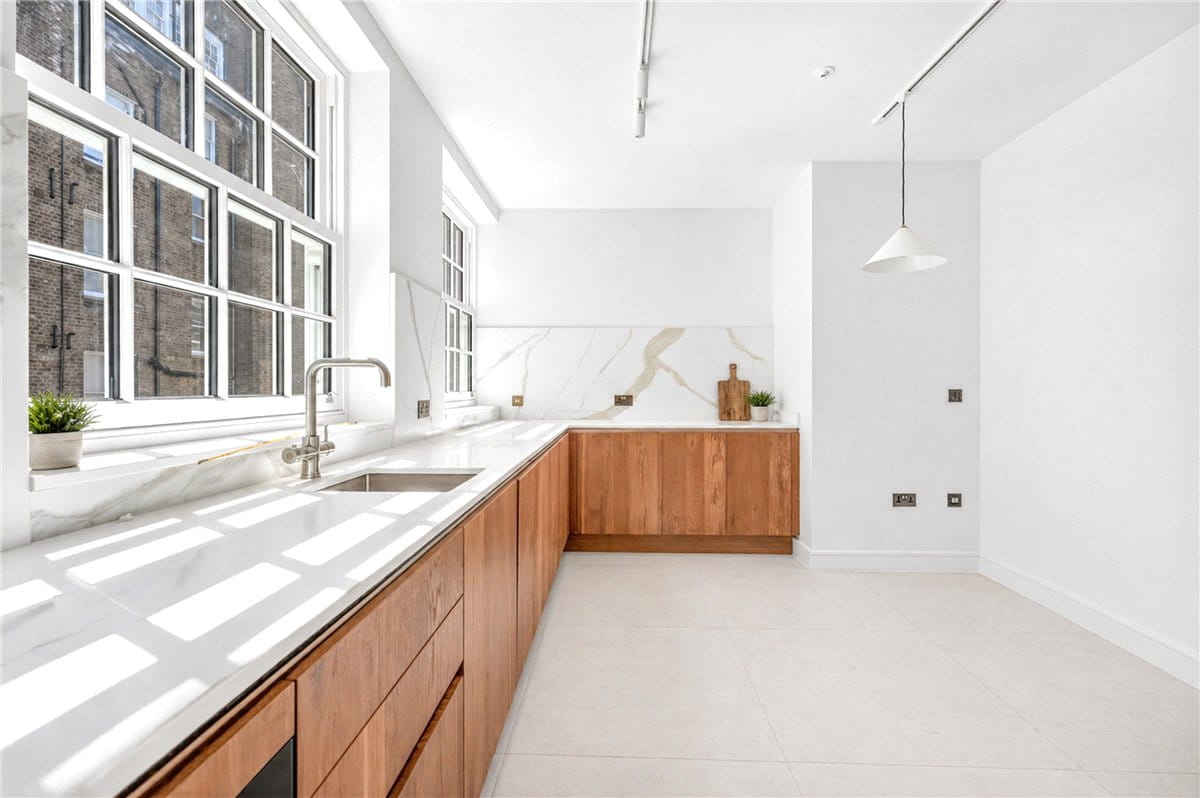 3 bedroom maisonette, De Walden Street, Marylebone W1G - Let Agreed