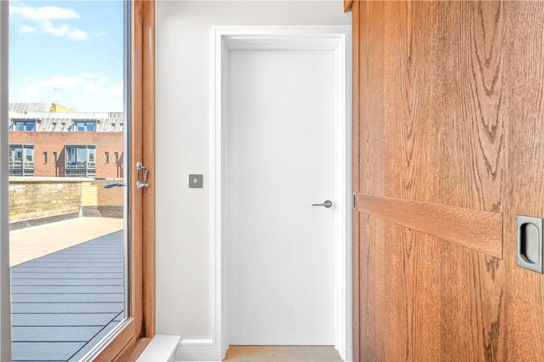 3 bedroom maisonette, De Walden Street, Marylebone W1G - Let Agreed