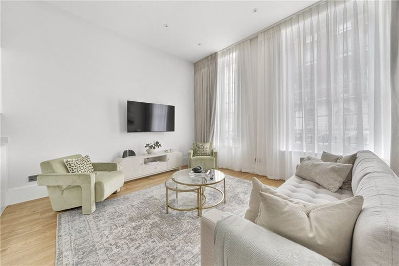 2 bedroom flat, Gloucester Place, London W1U - Available
