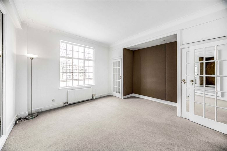  bedroom flat, Hallam Street, London W1W - Available