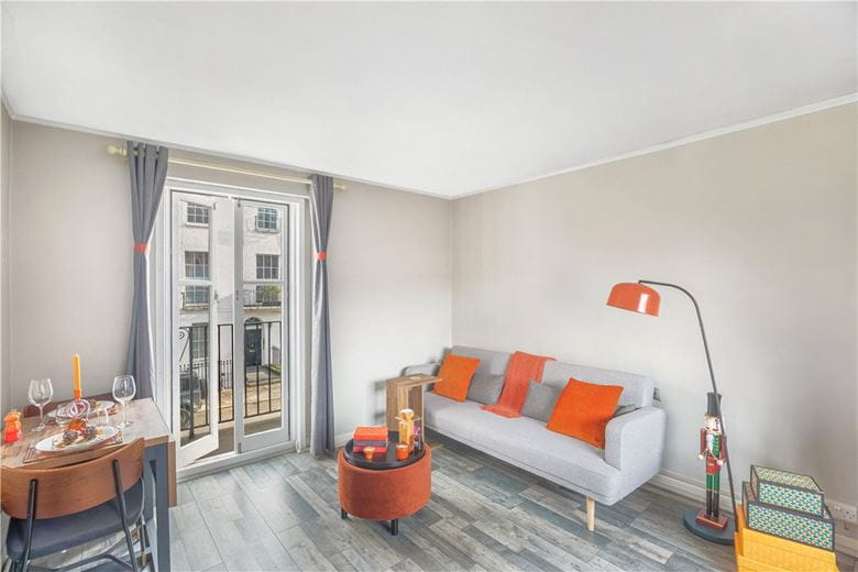  bedroom flat, Gloucester Place, London NW1