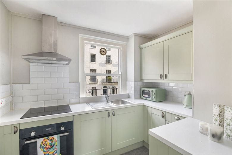  bedroom flat, Gloucester Place, London NW1