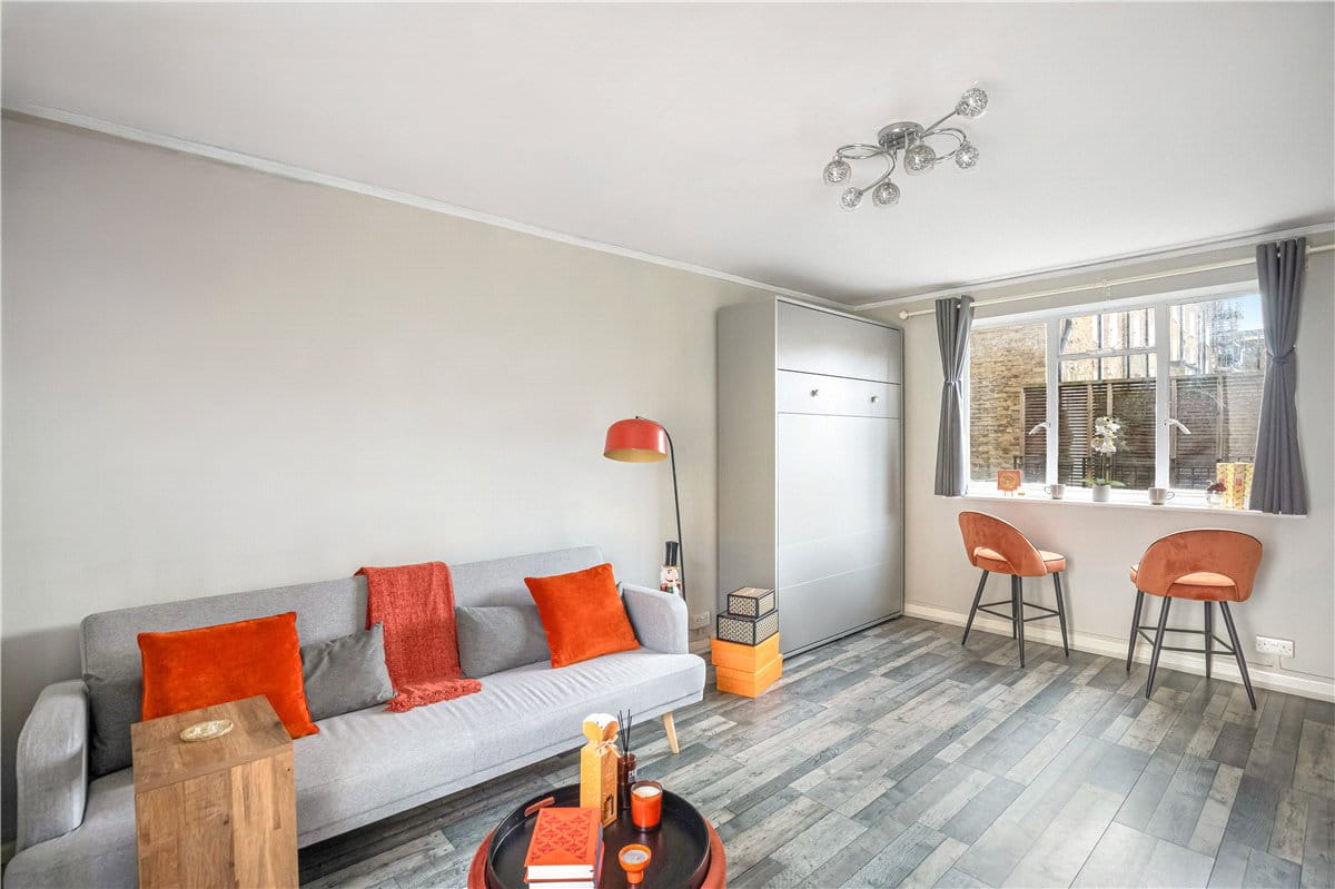  bedroom flat, Gloucester Place, London NW1