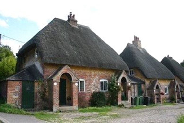 2 bedroom cottage, Leverton, Hungerford RG17 - Available
