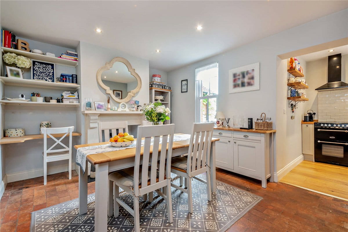 3 bedroom house, Inkpen Road, Kintbury RG17 - Available