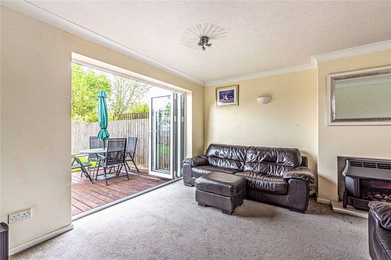 3 bedroom house, Charter Road, Newbury RG14 - Available