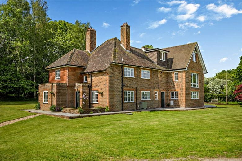 5 bedroom house, Belmont, Woodspeen RG20 - Available