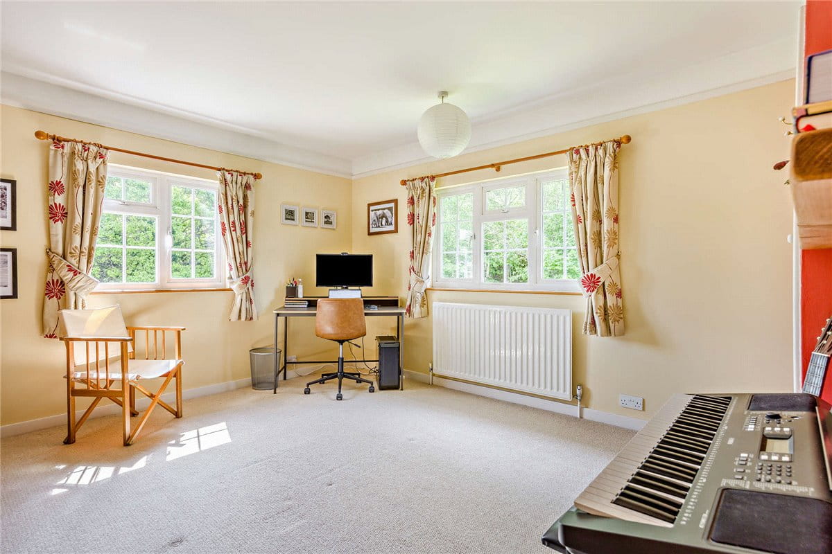 5 bedroom house, Belmont, Woodspeen RG20 - Sold