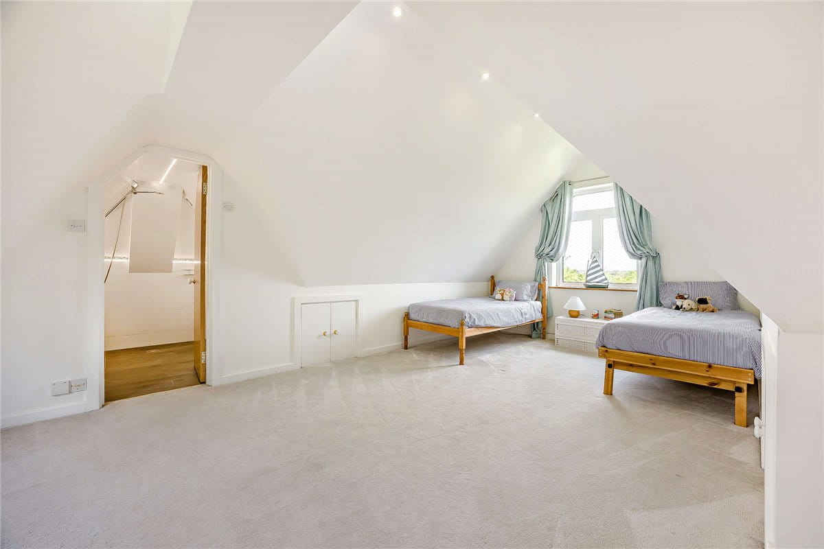 5 bedroom house, Belmont, Woodspeen RG20 - Sold