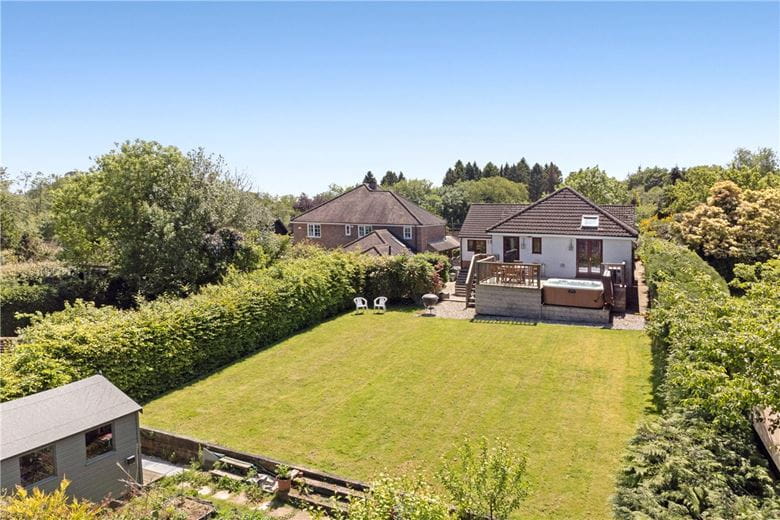 4 bedroom bungalow, Bucklebury Alley, Cold Ash RG18 - Available