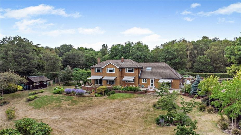 4 bedroom house, Crookham Common Road, Crookham Common RG19 - Available