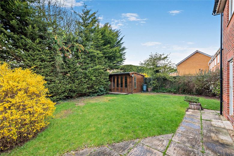 4 bedroom house, Harebell Drive, Thatcham RG18 - Available