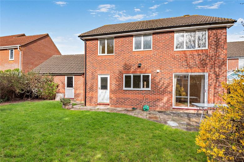 4 bedroom house, Harebell Drive, Thatcham RG18 - Available
