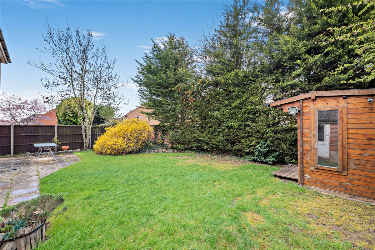 4 bedroom house, Harebell Drive, Thatcham RG18 - Available