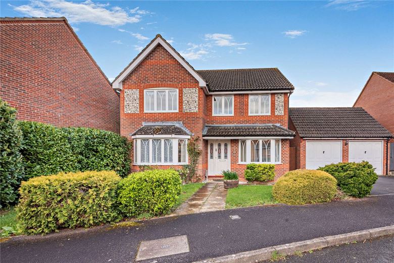 4 bedroom house, Harebell Drive, Thatcham RG18 - Available