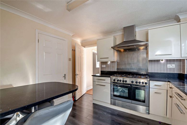 4 bedroom house, Harebell Drive, Thatcham RG18 - Available