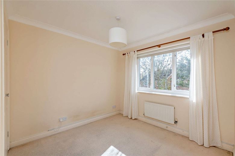 4 bedroom house, Harebell Drive, Thatcham RG18 - Available