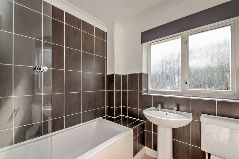 4 bedroom house, Harebell Drive, Thatcham RG18 - Available