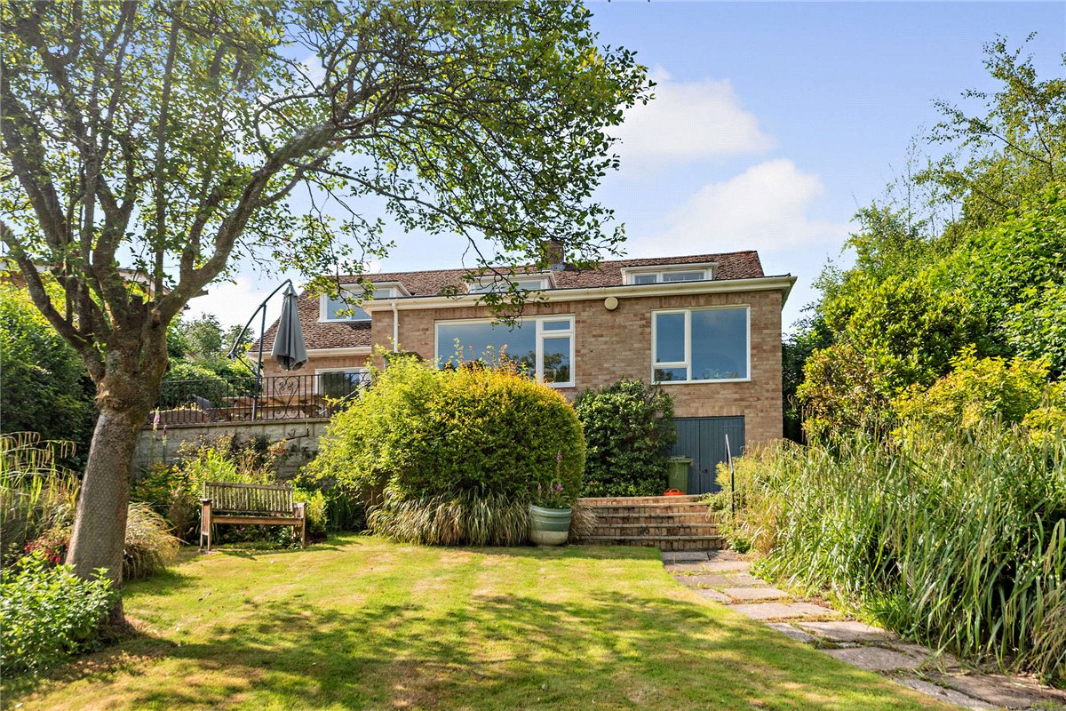 4 bedroom house, Bucklebury Alley, Cold Ash RG18 - Available