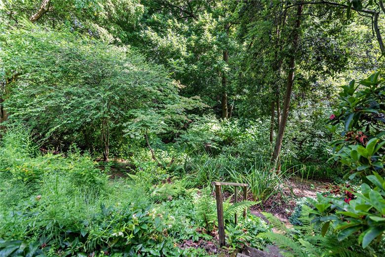 4 bedroom house, Bucklebury Alley, Cold Ash RG18 - Available