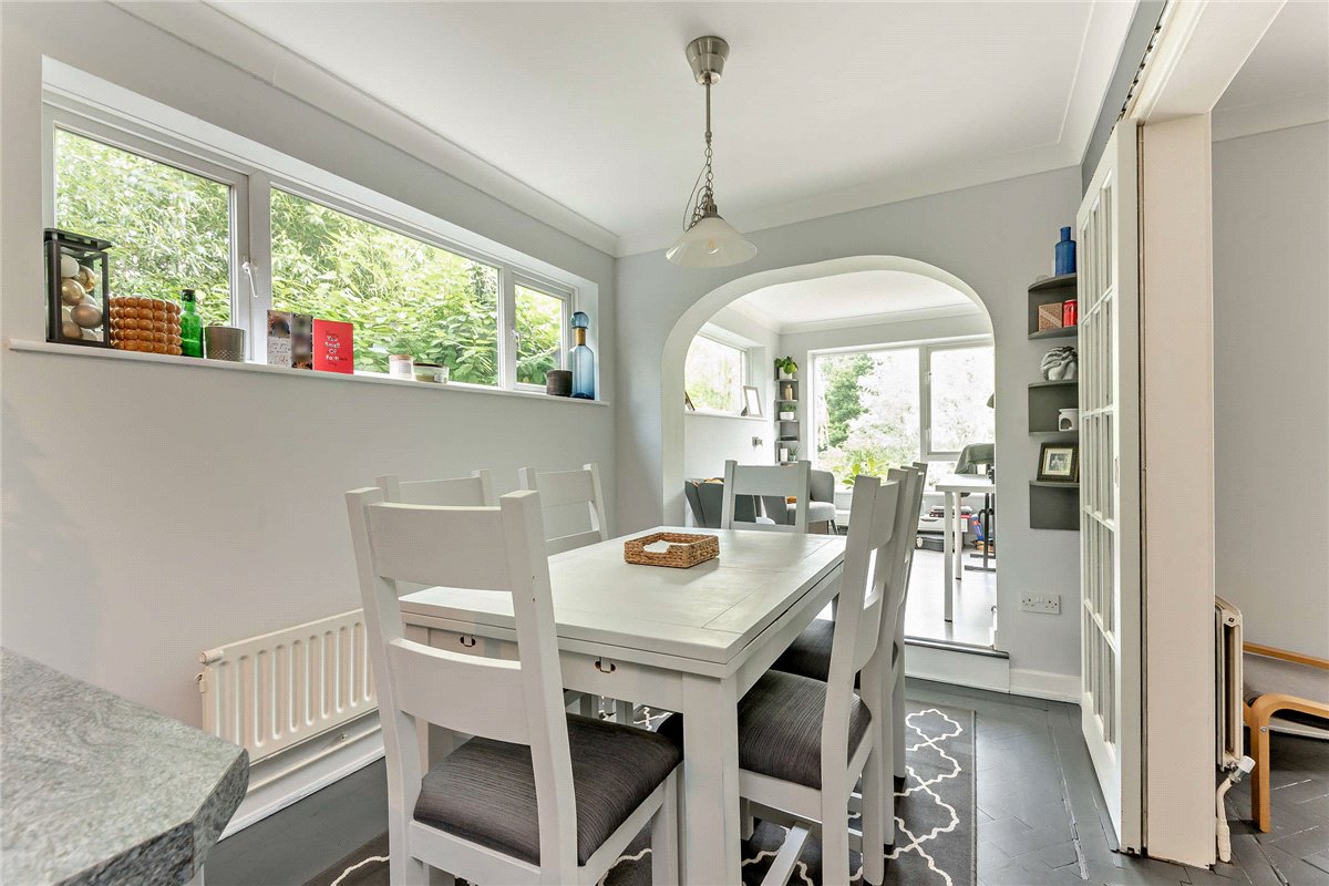 4 bedroom house, Bucklebury Alley, Cold Ash RG18 - Available